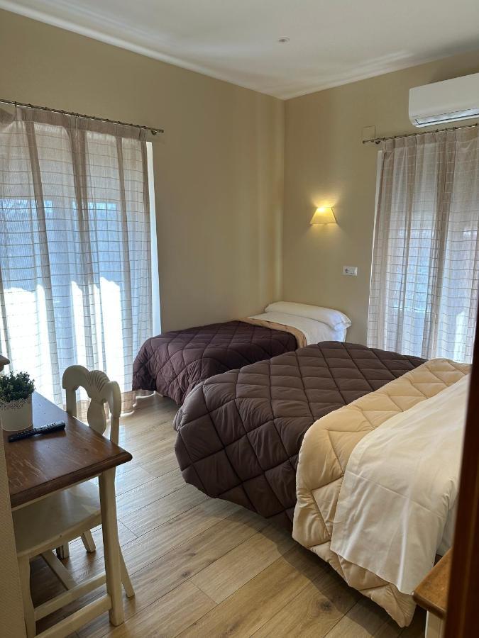 Toledo Plaza Hotell Exteriör bild